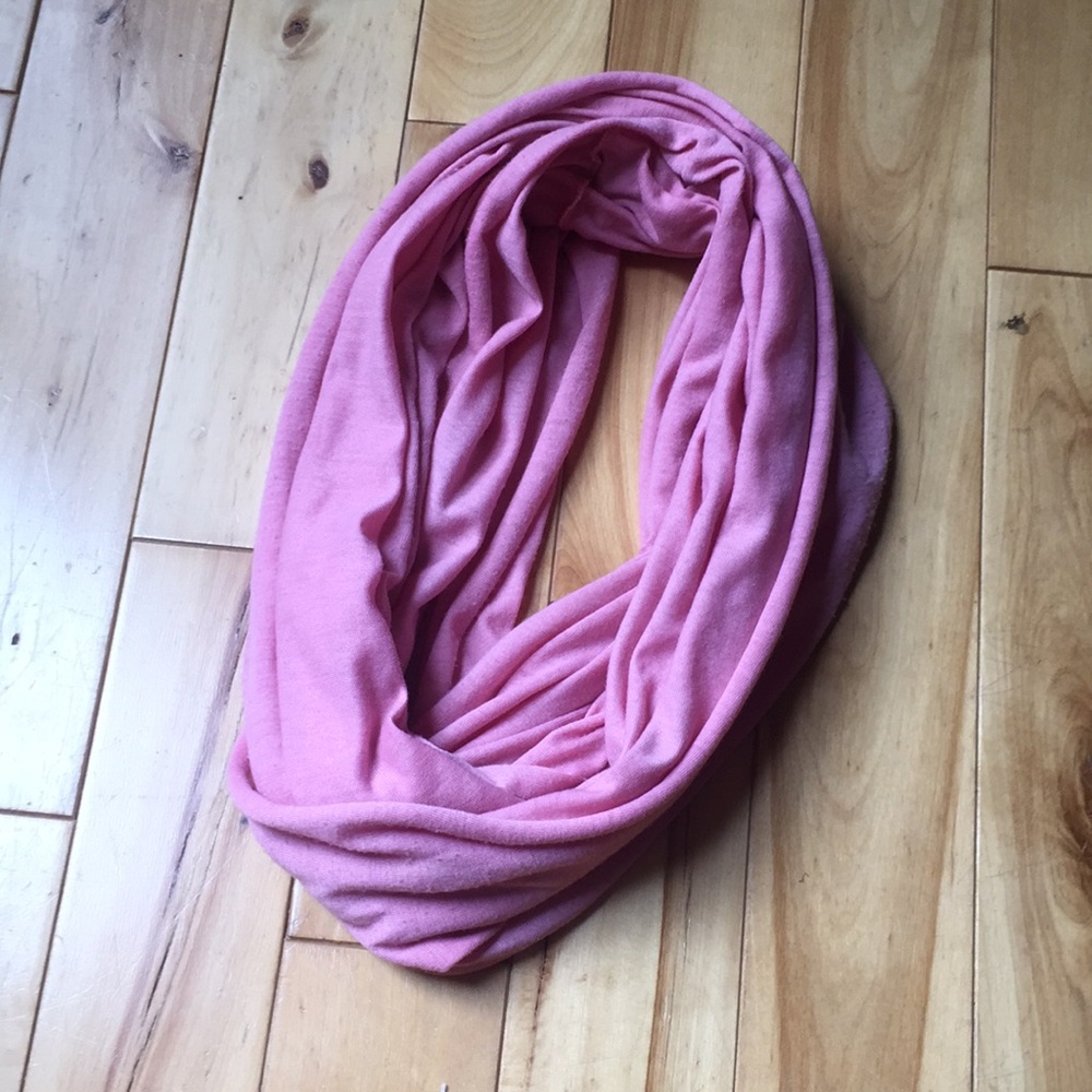 Pink Féria Infinity Scarf